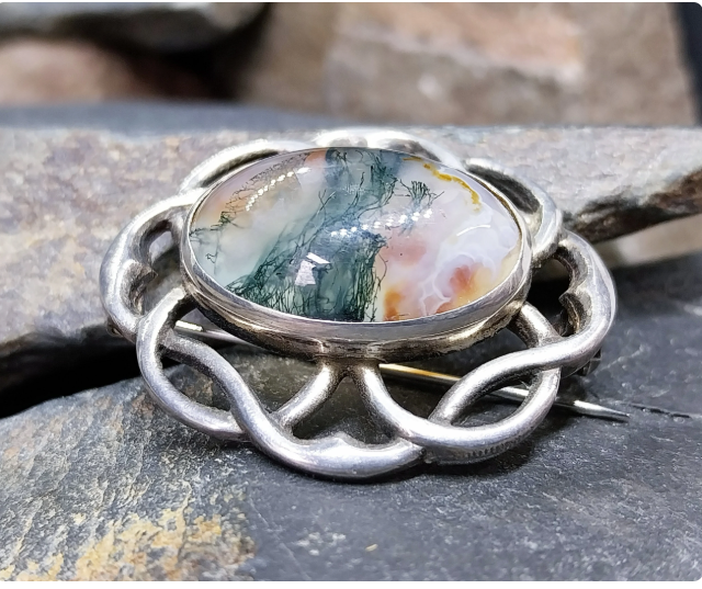 THOMAS EBBUTT Moss Agate Brooch - Scottish Silver c.1967 - 9g