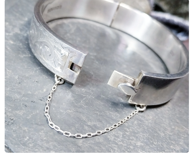 Vintage Stunning SILVER BANGLE Bracelet - JG 1961 - 21.3g