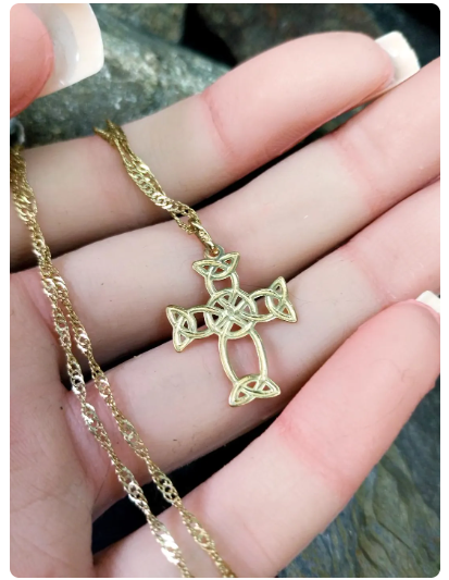 Vintage 9ct GOLD Celtic CROSS Necklace, on 18" Gold Chain - 2.7g