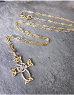 Vintage 9ct GOLD Celtic CROSS Necklace, on 18" Gold Chain - 2.7g