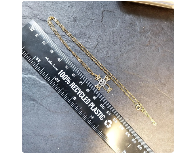 Vintage 9ct GOLD Celtic CROSS Necklace, on 18" Gold Chain - 2.7g