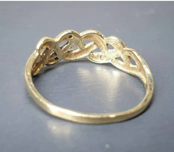 9ct GOLD Celtic Twist Diamond RING - Size UK O (us 7) - 1.2g