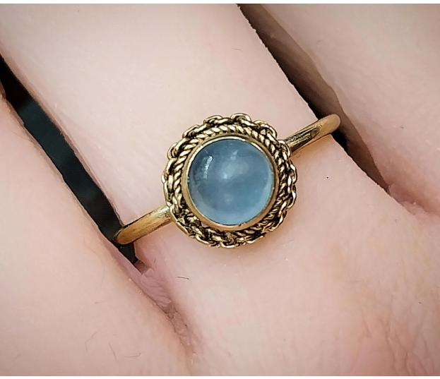9ct Gold Misty BLUE CHALCEDONY Moonstone RING - Vintage - Size uk P (7.5) - 1.7g