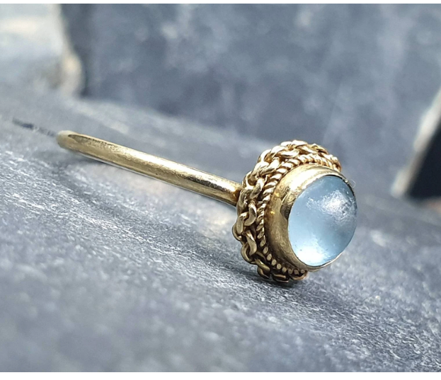 9ct Gold Misty BLUE CHALCEDONY Moonstone RING - Vintage - Size uk P (7.5) - 1.7g