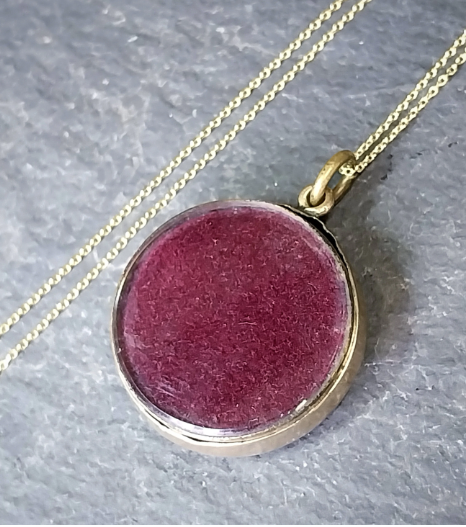Antique 9ct Gold LOCKET NECKLACE - Black Enamel 'In Memory Of' on 18" Chain 5.5g