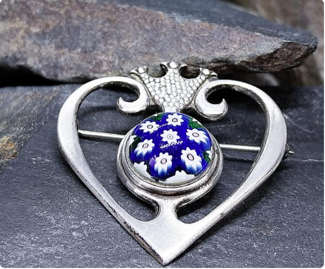 Vintage SILVER CAITHNESS BROOCH - Millefiori Heart and Crown Luckenbooth - 10.4g