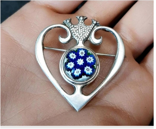 Vintage SILVER CAITHNESS BROOCH - Millefiori Heart and Crown Luckenbooth - 10.4g