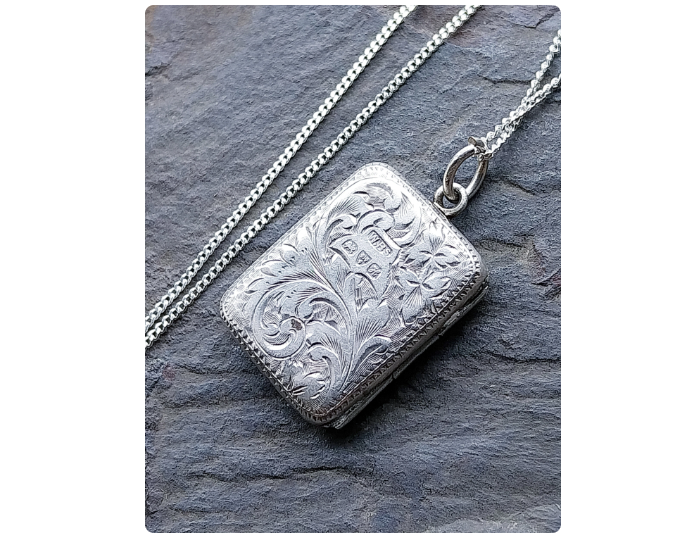 Edwardian SILVER Rectangular LOCKET, Chester 1908 on 18" Chain - 5.2g