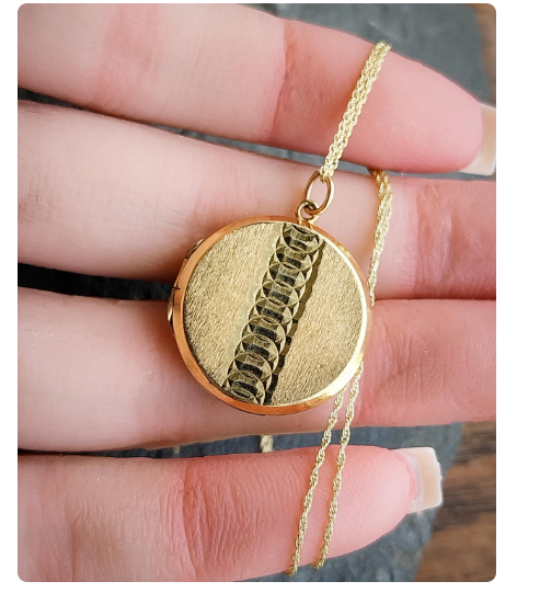 Antique 9ct GOLD Round Locket with Geometric Design on 20" Chain - 5.2g