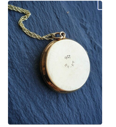 Antique 9ct GOLD Round Locket with Geometric Design on 20" Chain - 5.2g