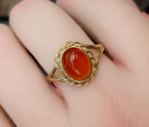 Vintage 9ct GOLD CARNELIAN Ring c 1978 - Size uk Q 1/2 (us 8.5) - 3.2g