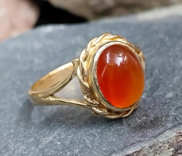 Vintage 9ct GOLD CARNELIAN Ring c 1978 - Size uk Q 1/2 (us 8.5) - 3.2g