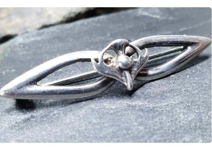 Silver OLA GORIE CELTIC Thistle Brooch - Sterling Silver - omg - 3.9g