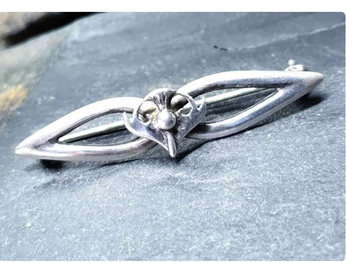 Silver OLA GORIE CELTIC Thistle Brooch - Sterling Silver - omg - 3.9g
