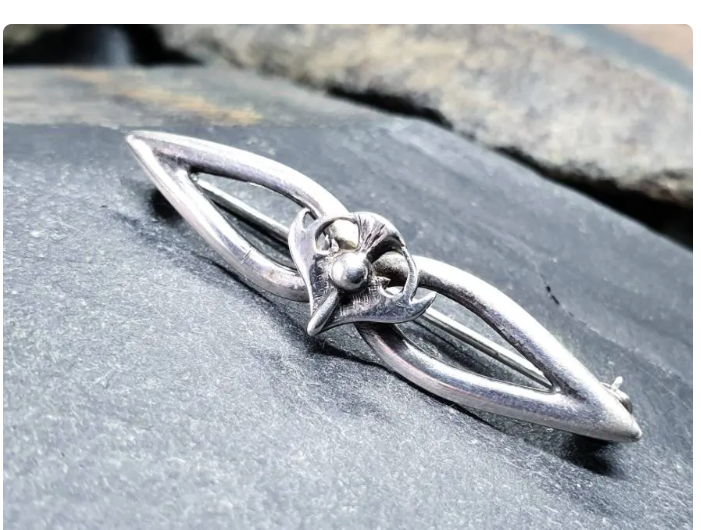 Silver OLA GORIE CELTIC Thistle Brooch - Sterling Silver - omg - 3.9g