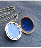 Large 9ct Gold Locket Necklace - Oval Scroll on 18" Chain - 10.6g
