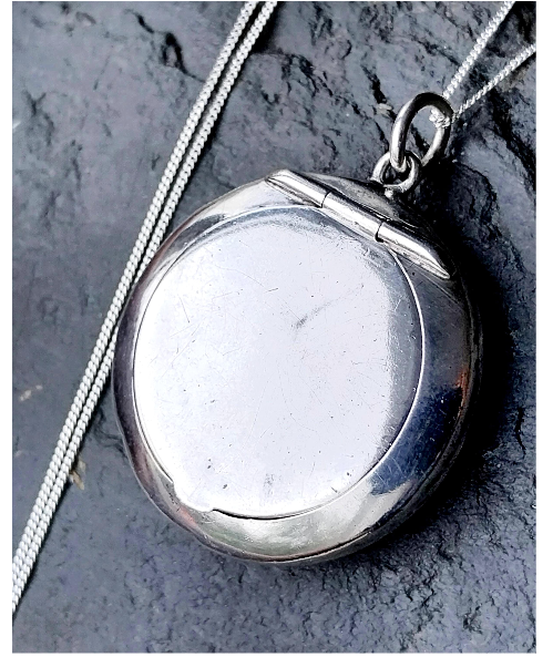 Adie and Lovekin Pill Snuff Box Locket  Hallmarked Silver c 1917 & 22" chain 9g