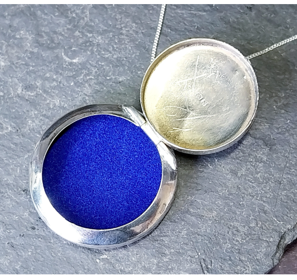 Adie and Lovekin Pill Snuff Box Locket  Hallmarked Silver c 1917 & 22" chain 9g