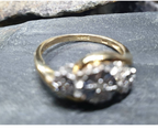 9ct GOLD DIAMOND RING with Trinity of Stars - Size uk M 1/2 (us 6.5) - 2.4g