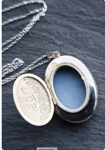 Vintage SILVER LOCKET - Oval with Double door opening on 20" Chain - 5.4g