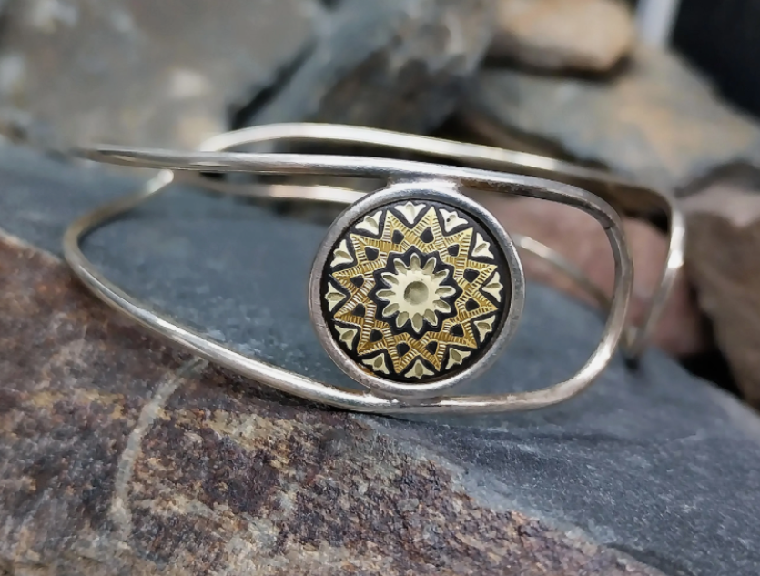 Vintage SILVER  BANGLE Bracelet - Enamel Mandela Star - 10.9g