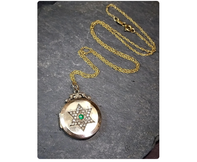Antique 9ct Gold LOCKET - Circular with Paste Stones Star on 18" Chain - 6g