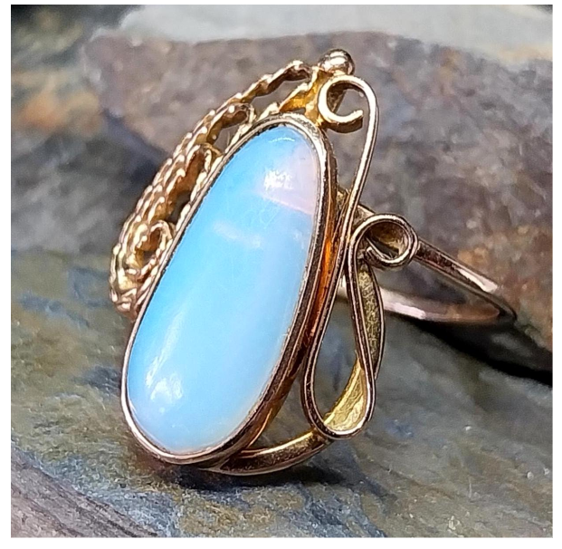 Vintage 14ct ROSE GOLD Opaline Ring - Size uk R (8.5) - Hallmarked - 4.3g