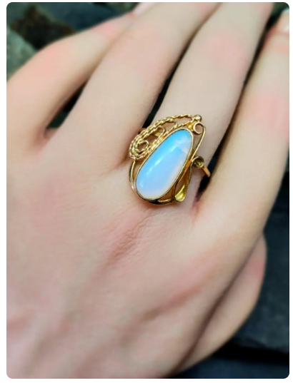 Vintage 14ct ROSE GOLD Opaline Ring - Size uk R (8.5) - Hallmarked - 4.3g