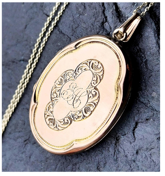 Antique 9ct ROSE GOLD LOCKET - Chester Hallmarks 1910 on 20" Chain - 4.2g