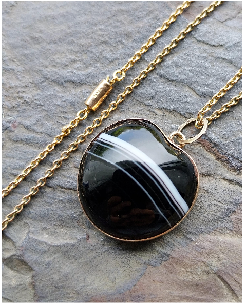Antique 9ct ROSE GOLD Banded Agate locket pendant on Barrel Clasp 16" chain 7.7g
