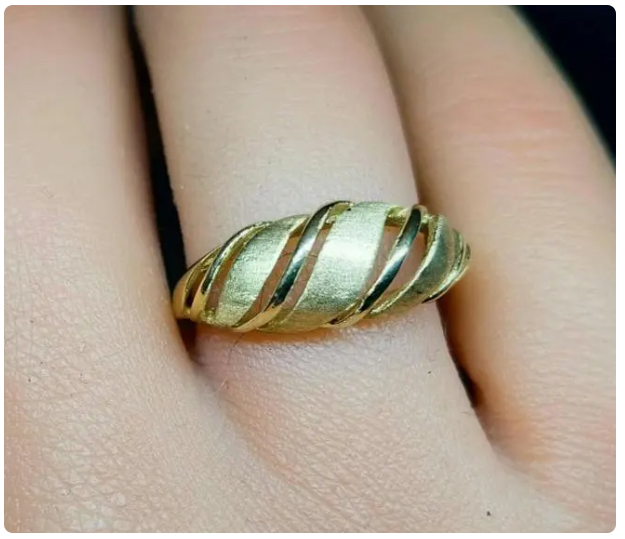 Vintage 9ct GOLD Celtic Weave RING - Hallmarked - Size P (7.5) - 2.5g