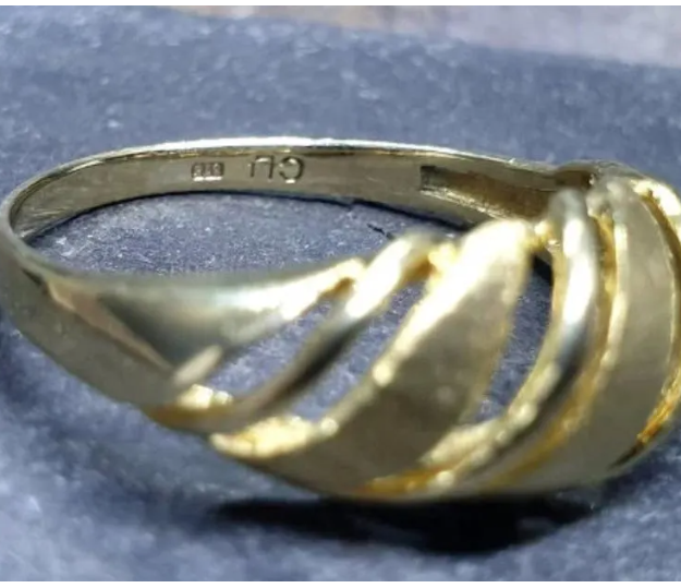 Vintage 9ct GOLD Celtic Weave RING - Hallmarked - Size P (7.5) - 2.5g