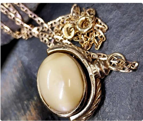 9ct GOLD Cat Eye opal Spinner Pendant on Anchor Link chain - 18" - 10.2g