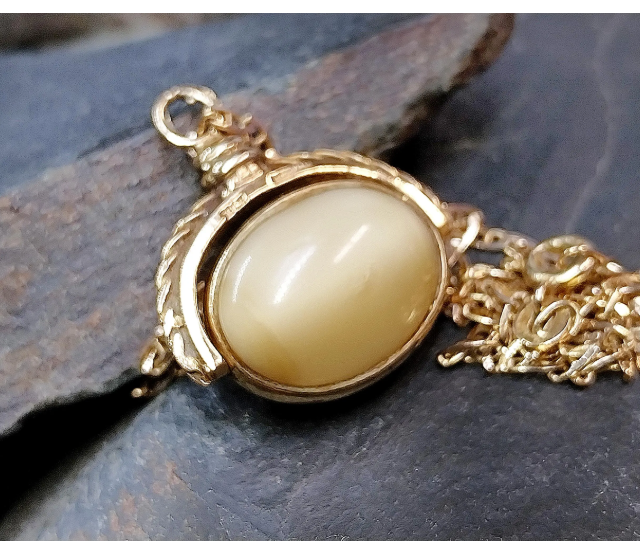 9ct GOLD Cat Eye opal Spinner Pendant on Anchor Link chain - 18" - 10.2g