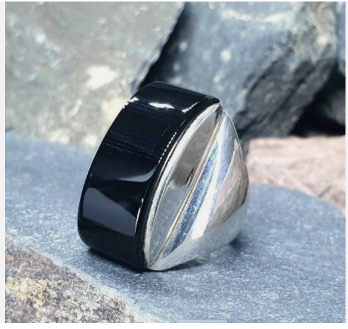 Huge SILVER ONYX Signet Ring - Jet Black Stone - Size uk O ( us 7) - 15.7g