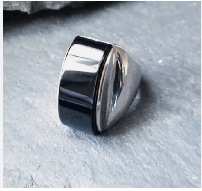 Huge SILVER ONYX Signet Ring - Jet Black Stone - Size uk O ( us 7) - 15.7g