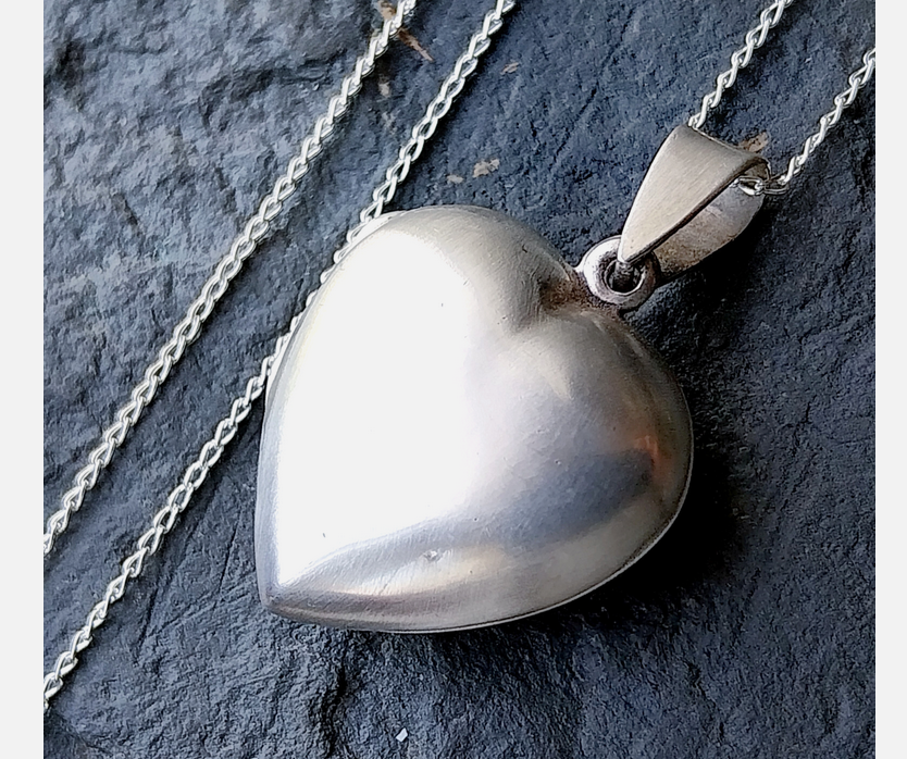 Sterling Silver Puffy HEART Locket & Chain necklace - 18" - 4.9g