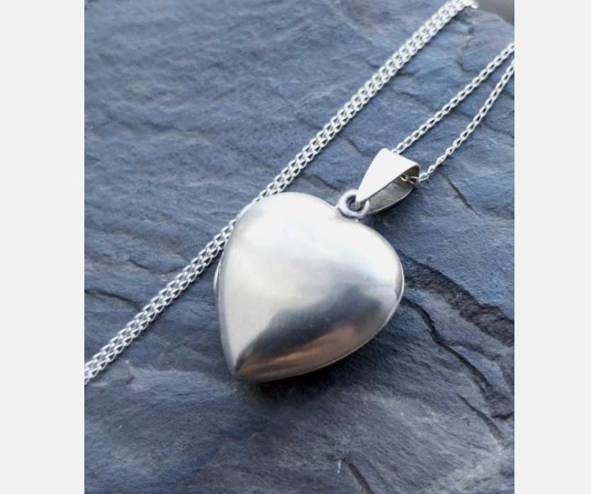 Sterling Silver Puffy HEART Locket & Chain necklace - 18" - 4.9g