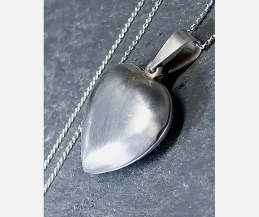 Sterling Silver Puffy HEART Locket & Chain necklace - 18" - 4.9g