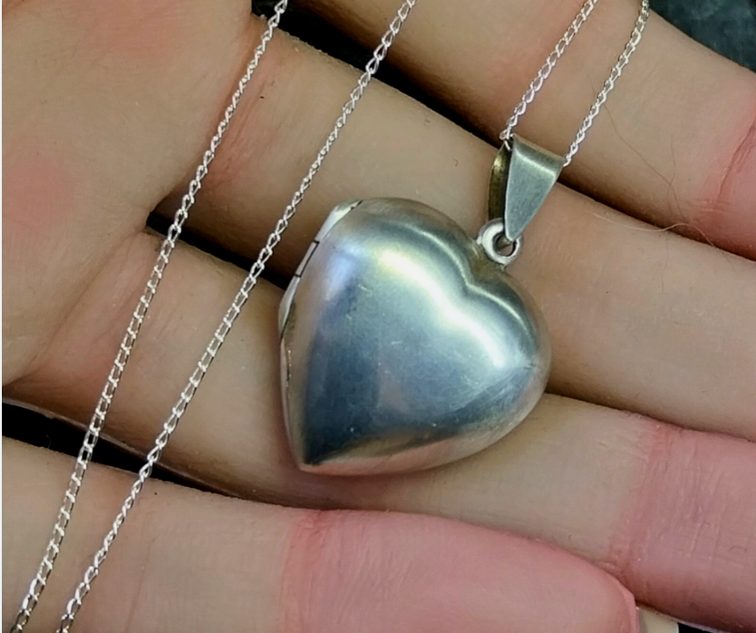 Sterling Silver Puffy HEART Locket & Chain necklace - 18" - 4.9g