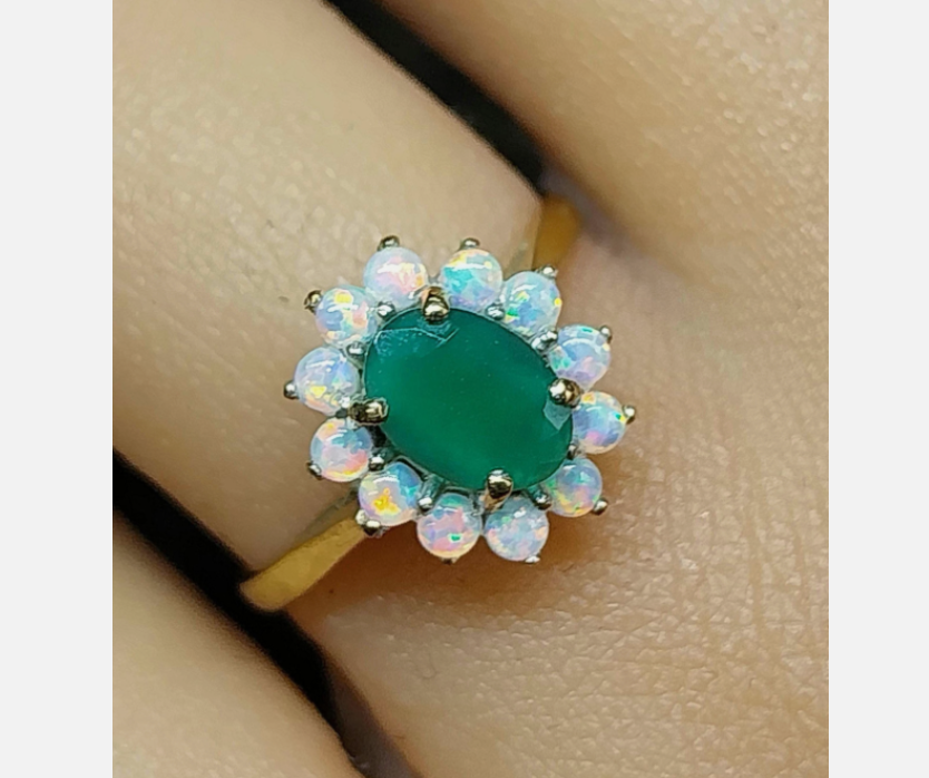9ct GOLD Fire Opal & Green Stone Ring - Size uk L (us 5.75) - Hallmarked - 1.6g