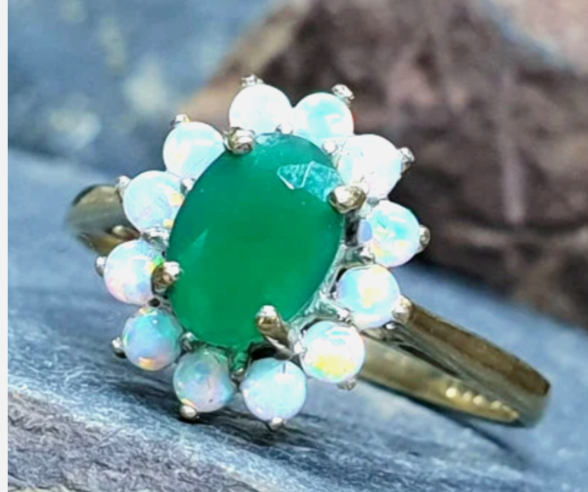 9ct GOLD Fire Opal & Green Stone Ring - Size uk L (us 5.75) - Hallmarked - 1.6g