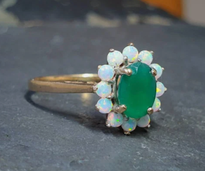 9ct GOLD Fire Opal & Green Stone Ring - Size uk L (us 5.75) - Hallmarked - 1.6g