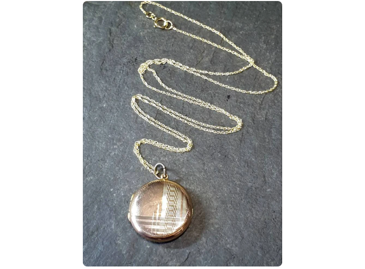 Vintage 9ct GOLD Circle LOCKET - Chester Hallmarked 1953 with 18" Chain - 2.5g
