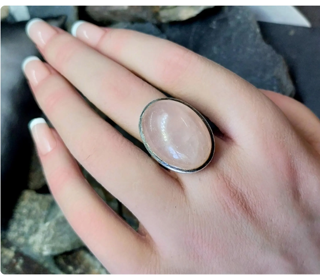 Huge SILVER RING with Rose Quartz Stone - uk size M 1/2 (us 6.5) - 12.8g