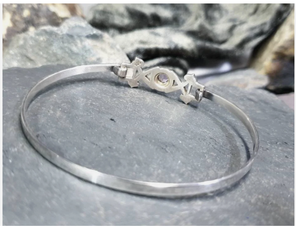 Sterling SILVER BANGLE Bracelet - with Light Purple Amethyst Stone - 7.4g