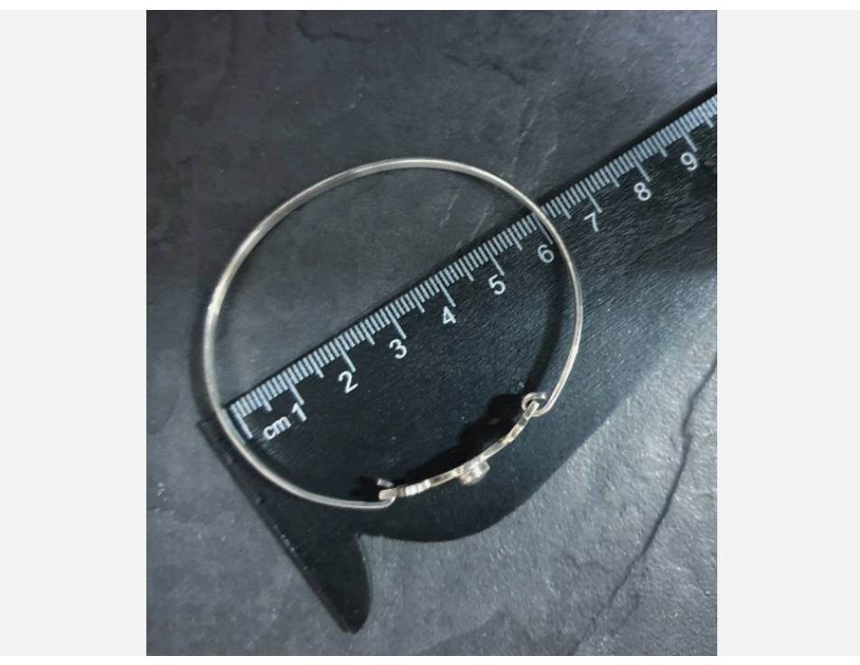 Sterling SILVER BANGLE Bracelet - with Light Purple Amethyst Stone - 7.4g