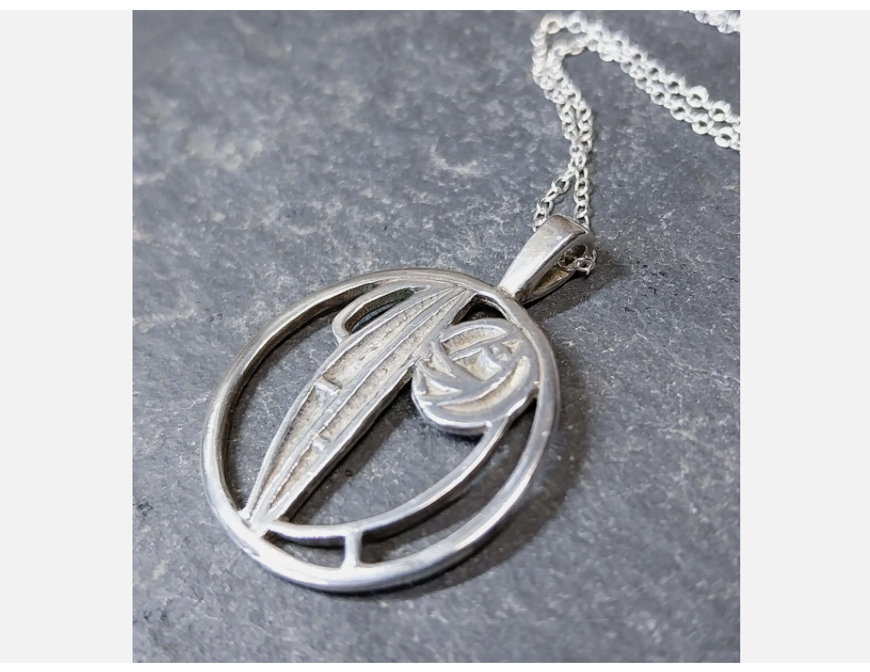 Sterling Silver CELTIC ROSE Circular Pendant Necklace on 18" Chain - 4.1g
