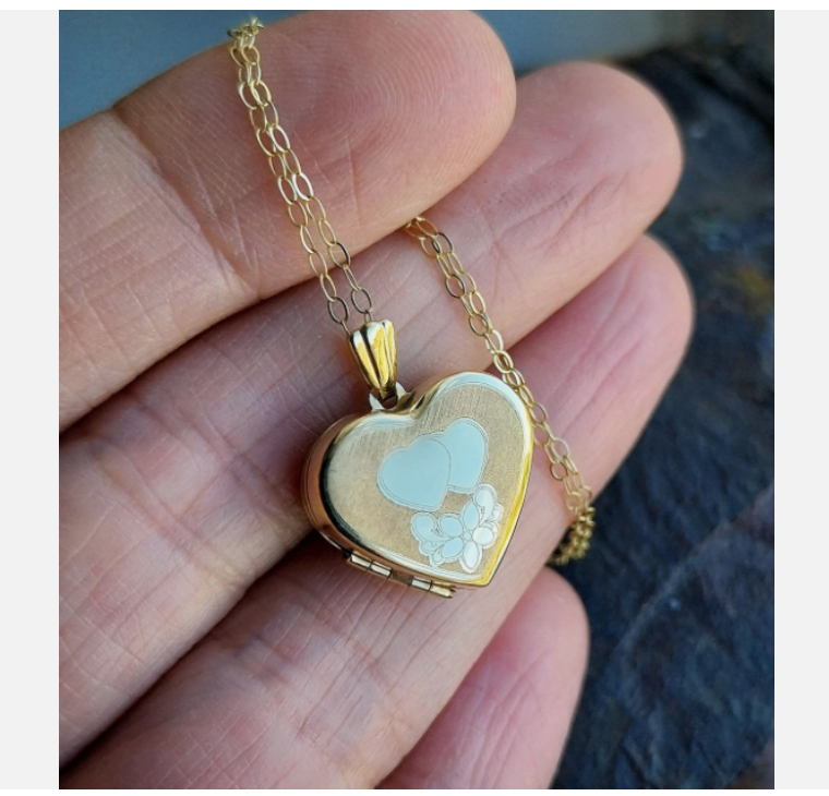 Vintage 9ct Gold Heart LOCKET Necklace - with two hearts on 18" Chain - 1.8g