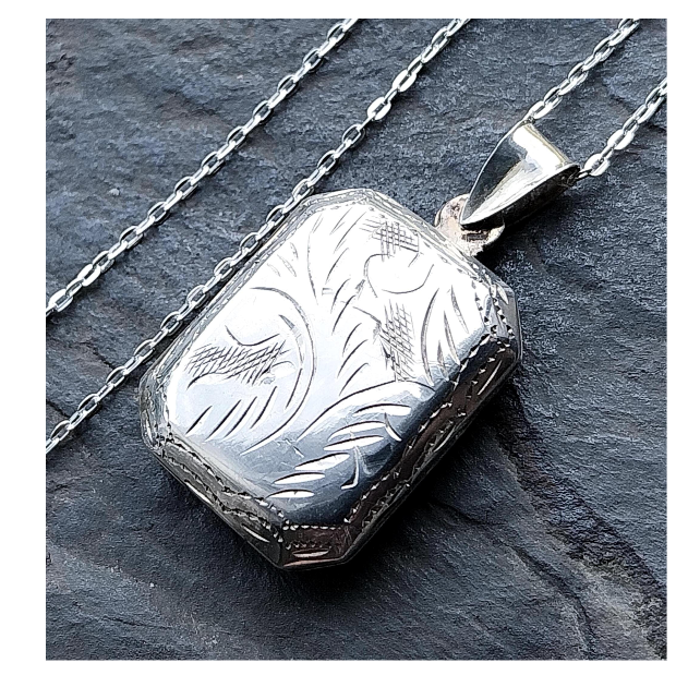 Vintage Sterling SILVER Octagonal LOCKET  on  18" Chain - 5.1g